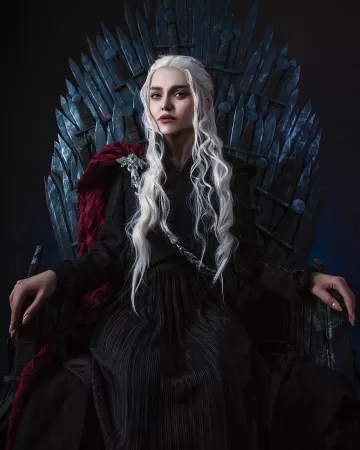 Daenerys Targaryen cosplay by Kalinka Fox