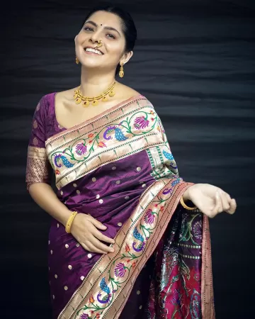 Sonalee Kulkarni marathi actress 3