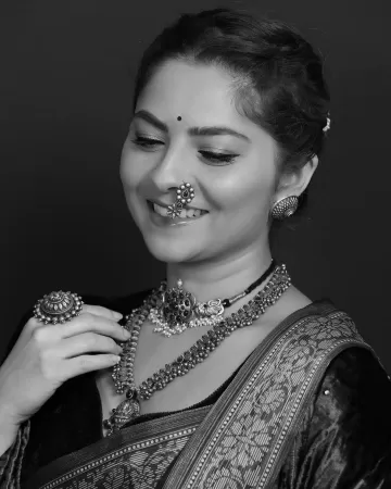Sonalee Kulkarni marathi actress 129