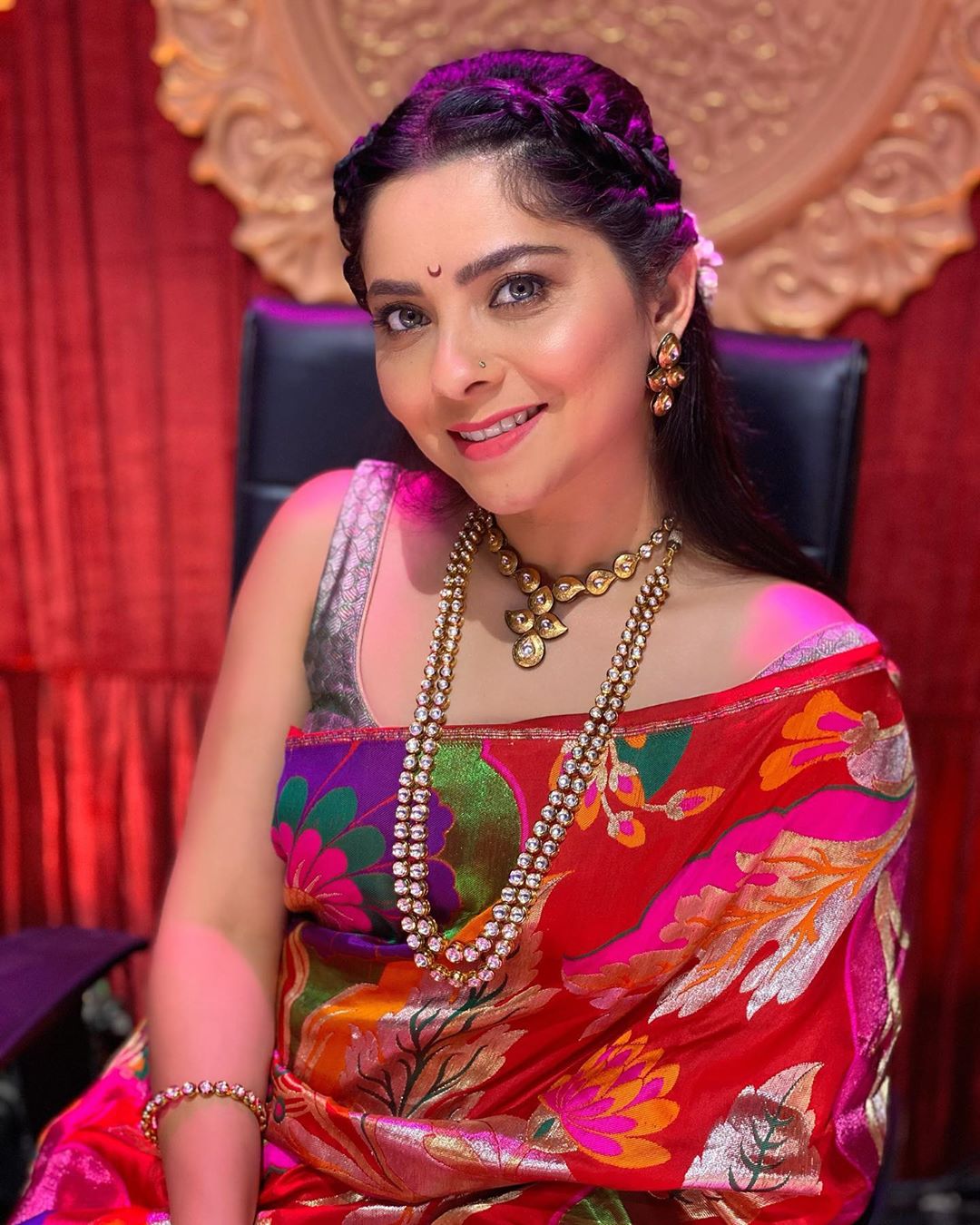 Hot Marathi Actress Sonali Kulkarni Wallpapers, Pictures 