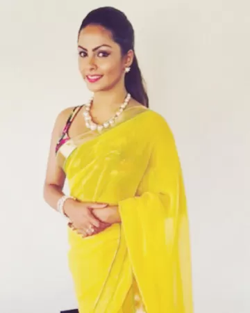 Shalani Tharaka Shri Lankan Actress 15