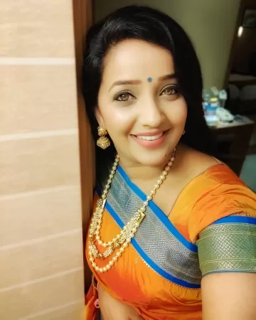 Apurva Nemlekar Marathi actress images 108