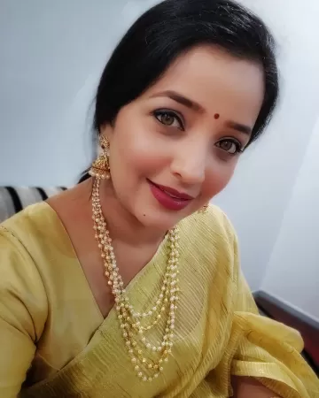 Apurva Nemlekar Marathi actress images 149