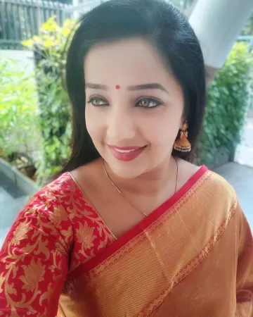 Apurva Nemlekar Marathi actress images 219