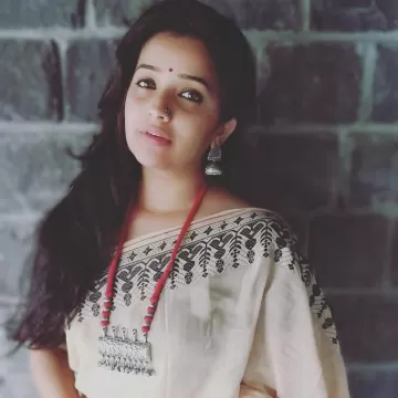Apurva Nemlekar Marathi actress images 22