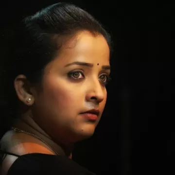 Apurva Nemlekar Marathi actress images 241