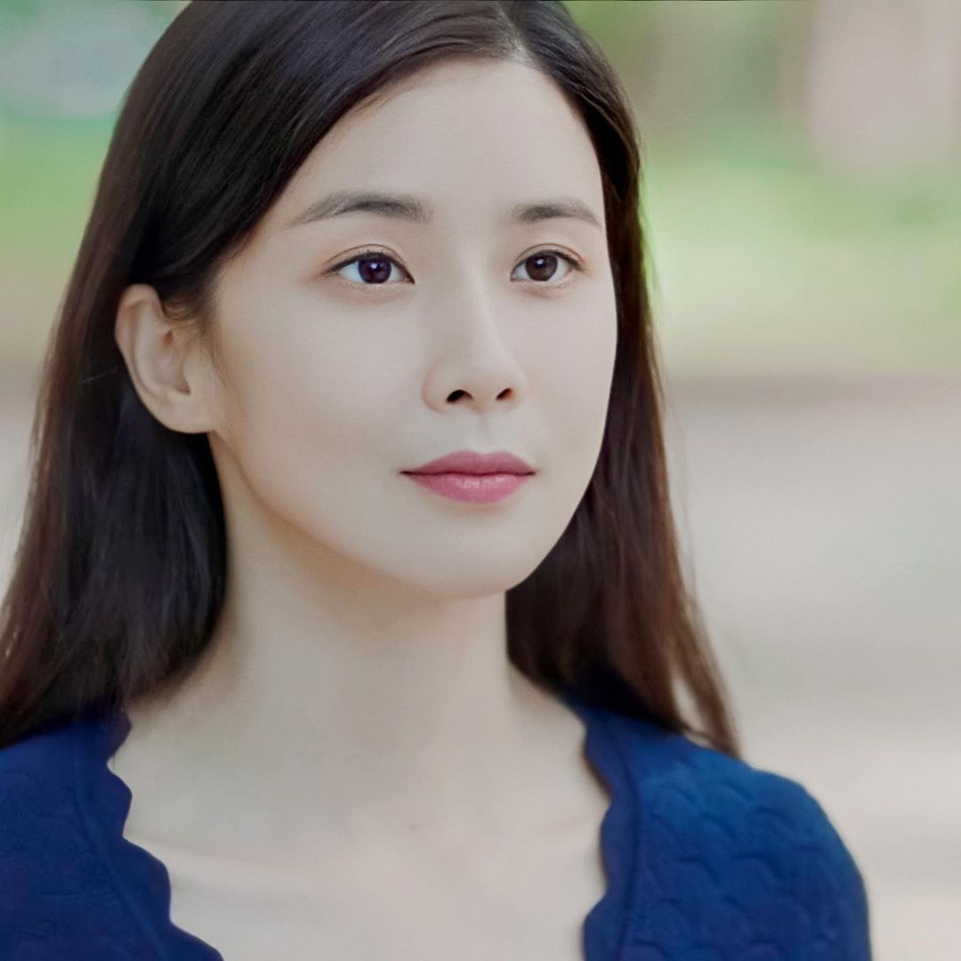 Lee Bo young South korean actress 24