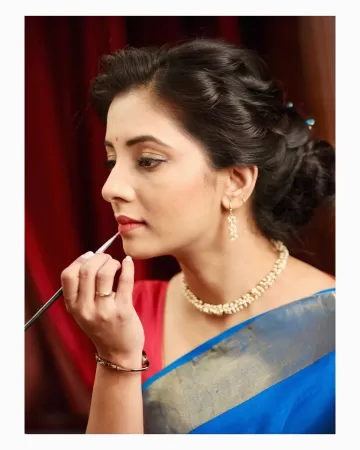 Sayali Sanjeev marathi actress 18