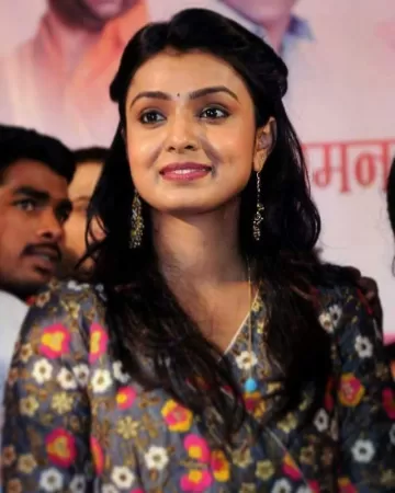 Mayuri Deshmukh marathi actress 17
