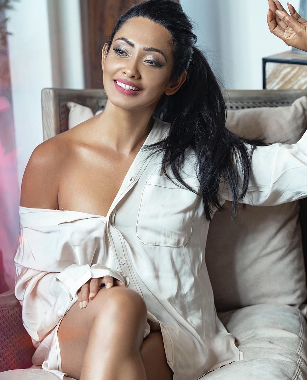 Yureni Noshika shri lankan actress 15 | DreamPirates