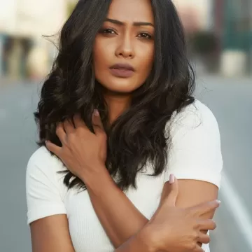 Yureni Noshika shri lankan actress 55