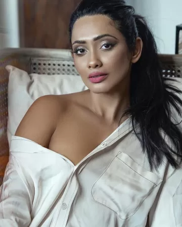 Yureni Noshika shri lankan actress 14