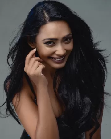Yureni Noshika shri lankan actress 30