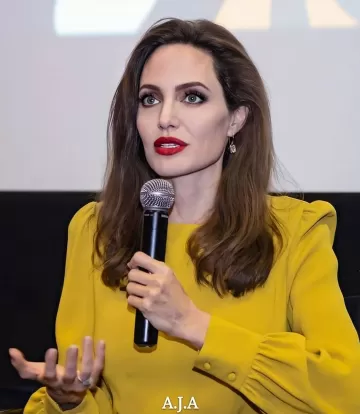 Angelina Jolie Hollywood actresss 67