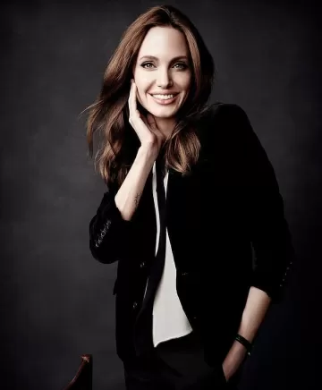 Angelina Jolie Hollywood actresss 29