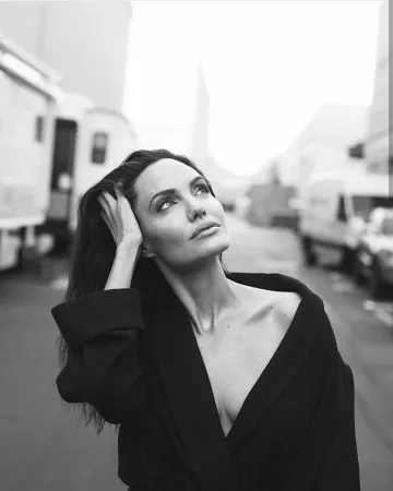 Angelina Jolie Hollywood actresss 41