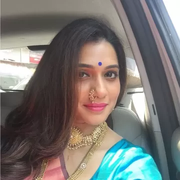 Urmila Kanitkar Marathi Actress 20