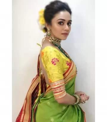 Amruta Khanvilkar Marathi Actress 65