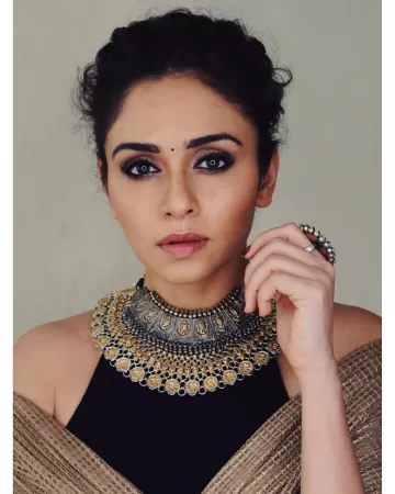 Amruta Khanvilkar Marathi Actress 19