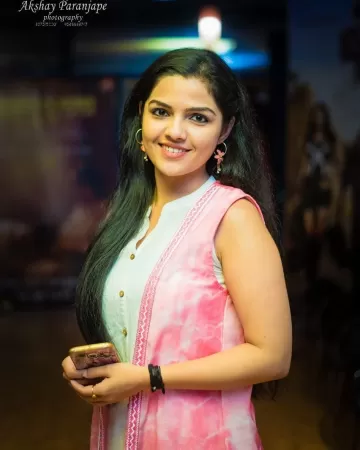 Aarya Ambekar marathi actress 18