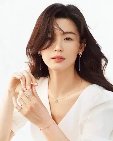 Jun Ji hyun South korean actress 24