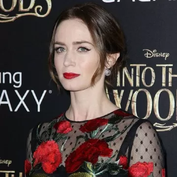 Emily Blunt Hollywood actress 10