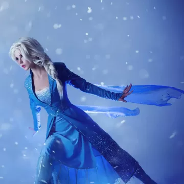 frozen 2 cosplay by cosplayer oichichan
