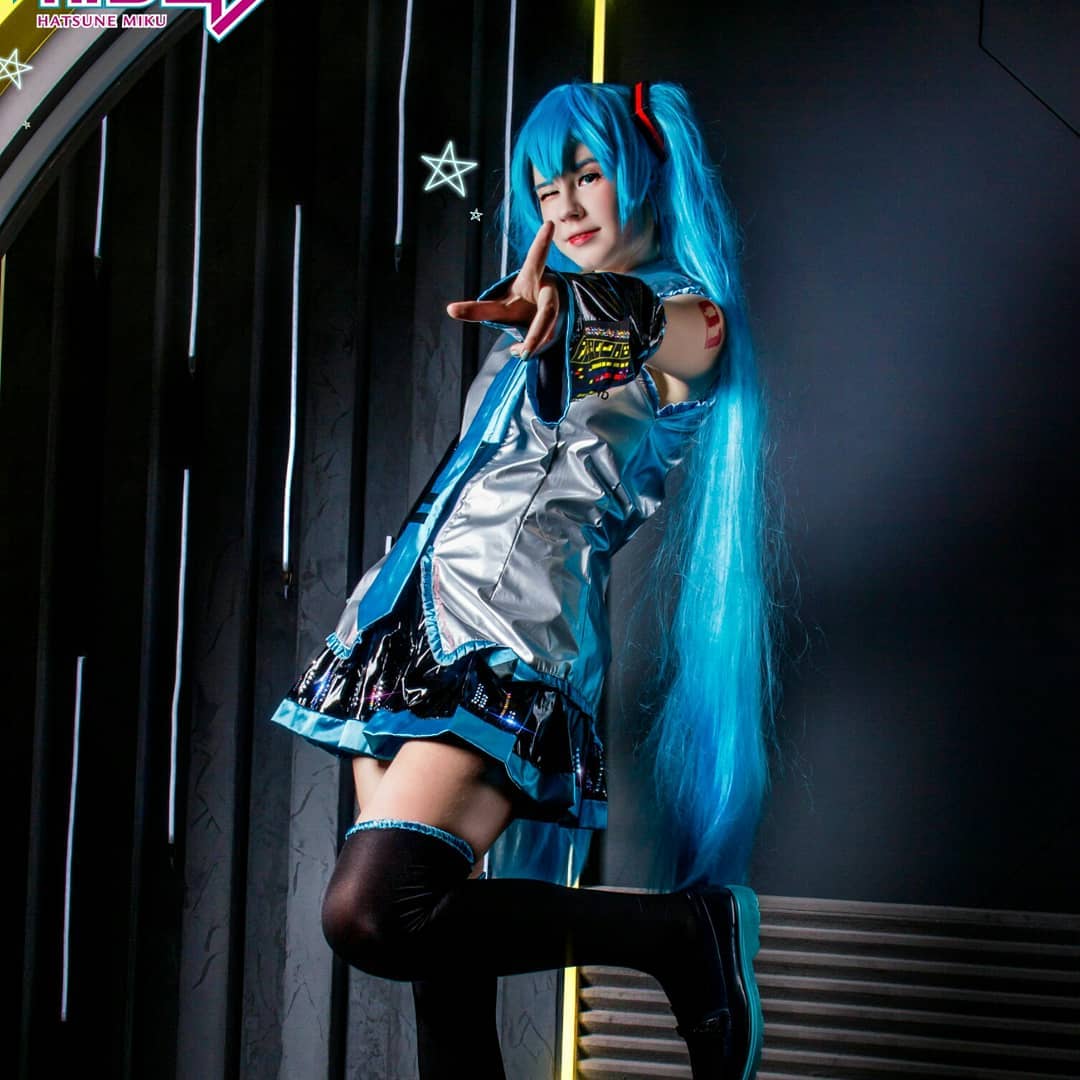 Miku Hatsune Cosplay by voezacos DreamPirates