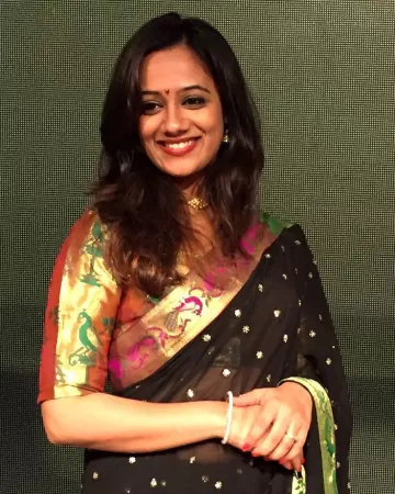 Spruha Joshi Marathi Film Actress 10