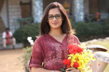 Spruha Joshi Marathi Film Actress 129