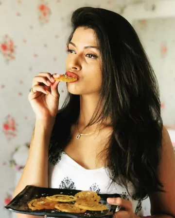 Swarda Thigale Marathi Tv Actress 153