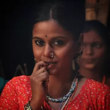Hemangi Kavi Marathi Film Actress 23