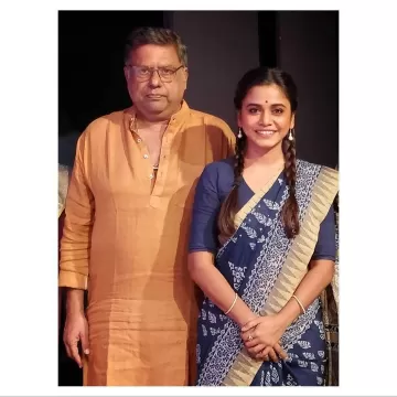 Hemangi Kavi Marathi Film Actress 250