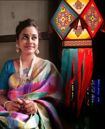 Hemangi Kavi Marathi Film Actress 120