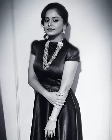 Hemangi Kavi Marathi Film Actress 128