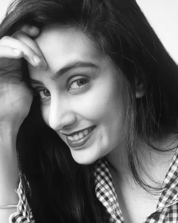 Sai lokur Marathi Film Actress 39