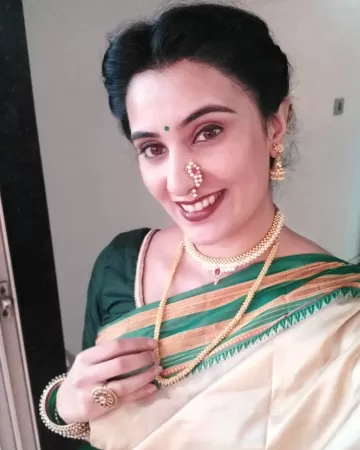 Sai lokur Marathi Film Actress 18