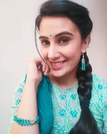 Sai lokur Marathi Film Actress 34