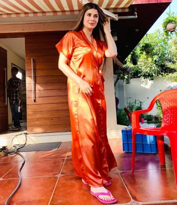 Kainaat Arora Bollywood Actress 40