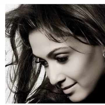 manjari phadnis bollywood actress 29