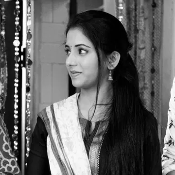 Sayali Sanjeev marathi actress 21