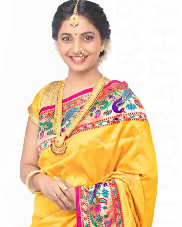Sayali Sanjeev marathi actress 25