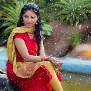 Sayali Sanjeev marathi actress 18