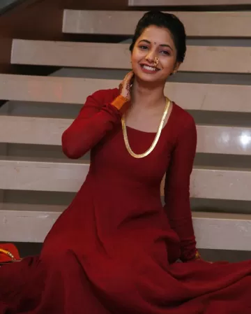 Sayali Sanjeev marathi actress 26
