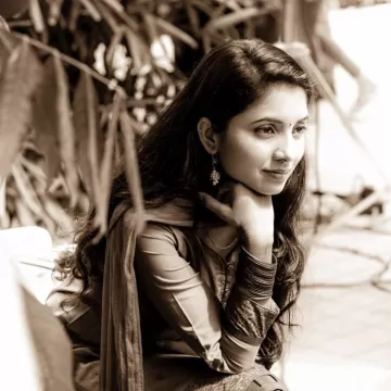 Sayali Sanjeev marathi actress 14