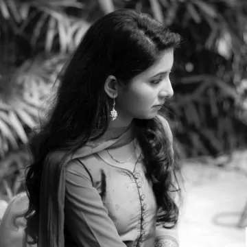 Sayali Sanjeev marathi actress 13