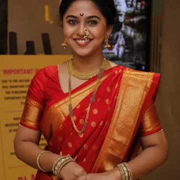 Mrunmayee Deshpande Marathi Film Actress 33