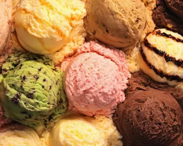 cream background ice cream