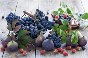 figs grapes raspberries crockery